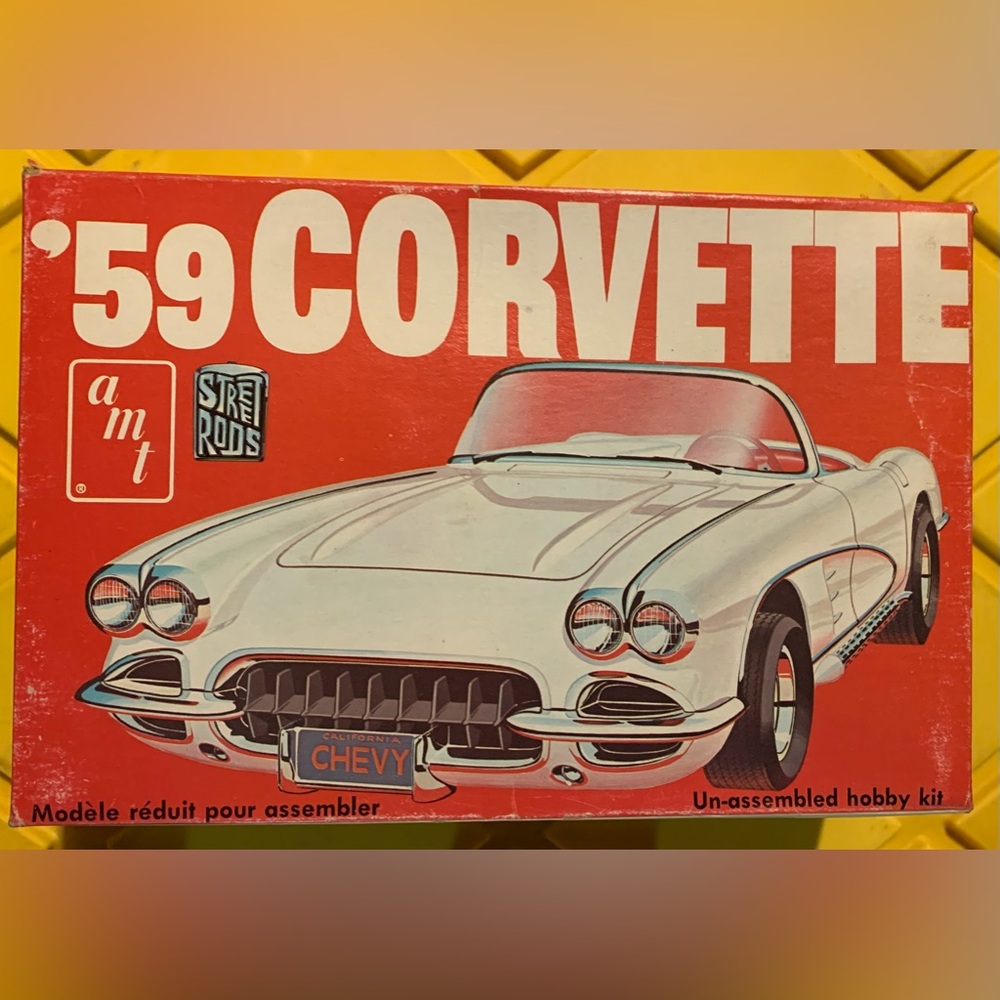 Vintage AMT ‘59 Corvette 1:25 Model Car Kit #T393 from 1974